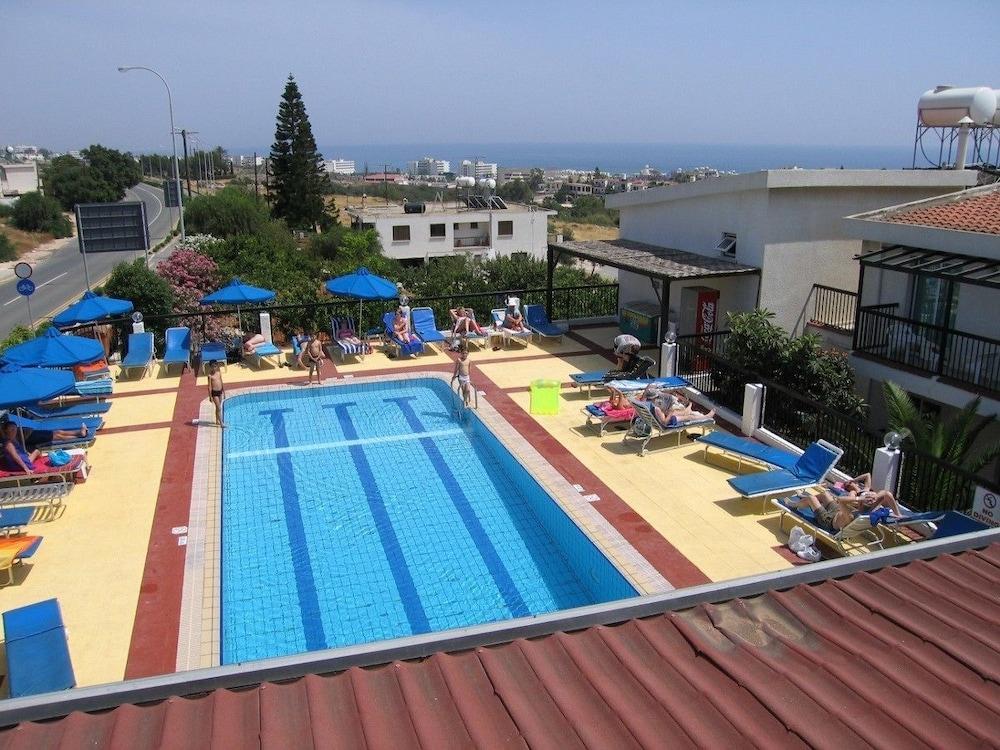 Aphelandra Hotel Apartments Айя Напа Екстериор снимка