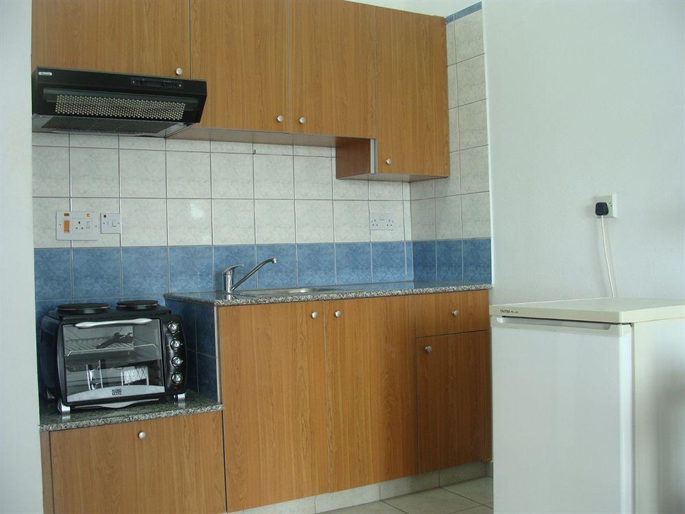 Aphelandra Hotel Apartments Айя Напа Екстериор снимка